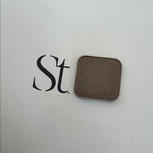 Seint Finn eyeshadow